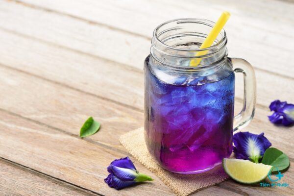 Nước lá dứa kết hợp hoa đậu biếc thức uống độc đáo đầy sắc màu tự nhiên