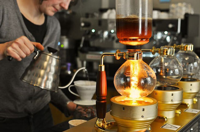 Quá trình pha cà phê bằng ấm siphon