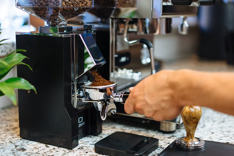 Tại sao độ mịn khi xay cà phê espresso lại quan trọng đến vậy?