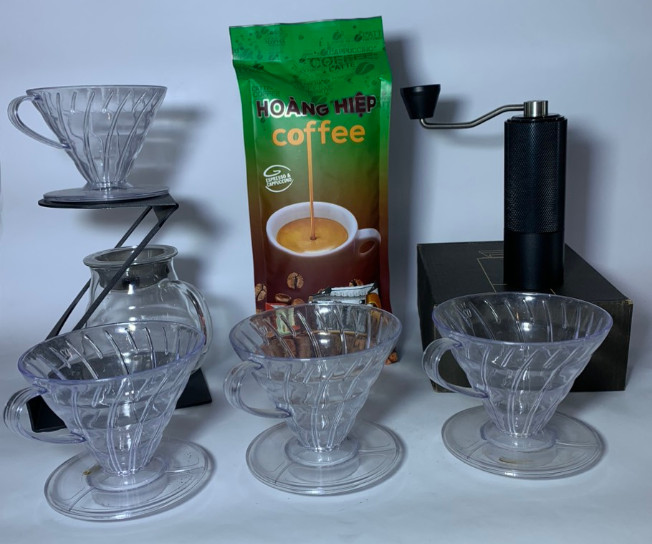 pheu-v60-pha-pour-over-bang-nhua-trong-suot