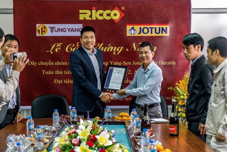 Tung Yang đón nhận chứng nhận dây chuyền sơn bảo hành 25 năm