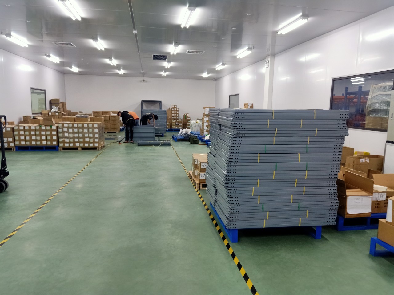 Cập nhật đầy đủ thông tin về kệ sắt V lỗ 1 tầng