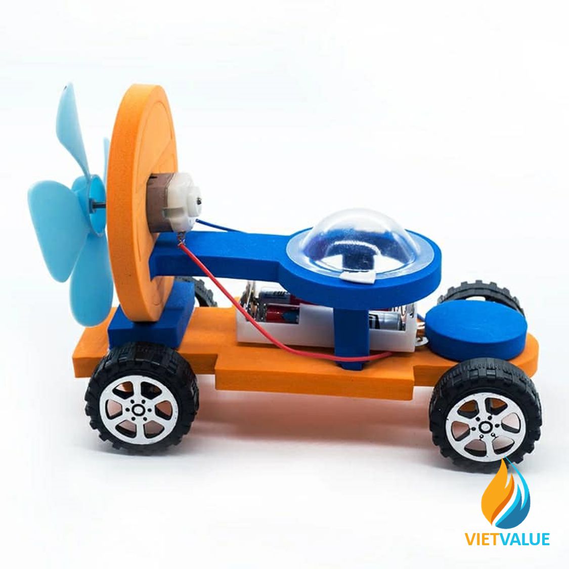 Xe chạy bằng quạt gió gắn động cơ