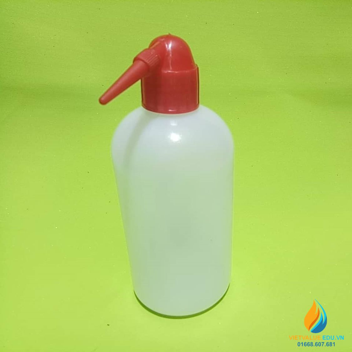 Bình tia vòi cong, nắp đỏ - 250ml