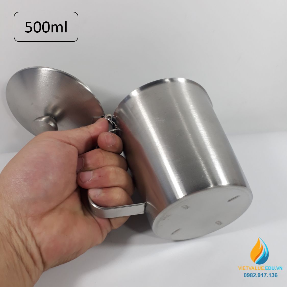 Ca Inox 304 có nắp, dung tích 500ml, vạch chia, có quai, có cỏ rót ...