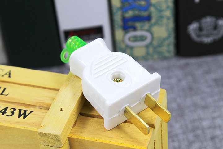 Phích cắm điện đầu đực ( silocon chống đứt )