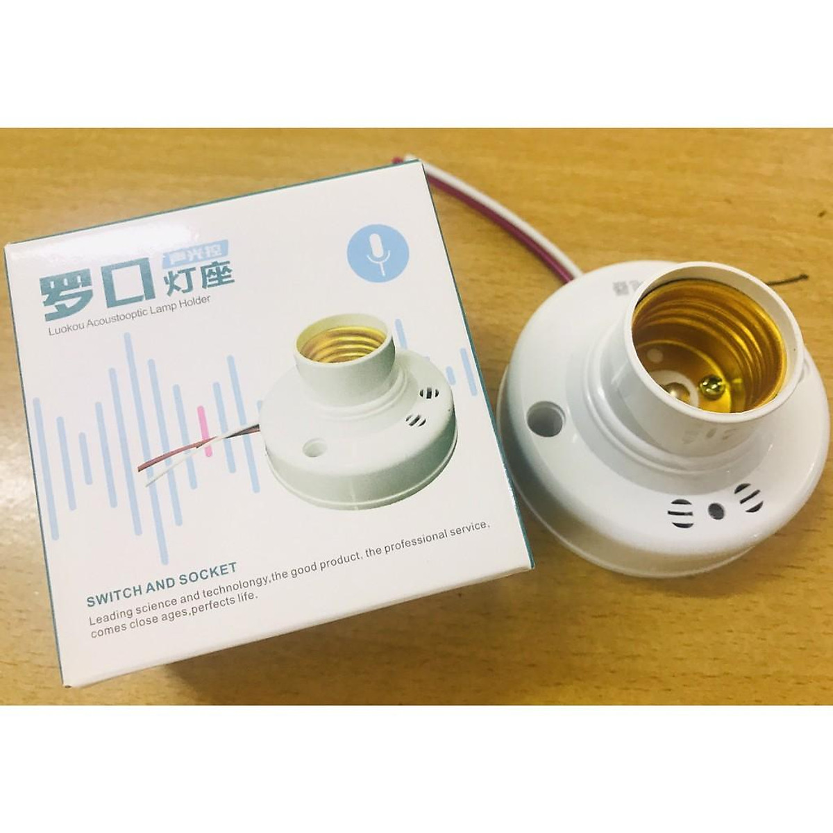 Đui Đèn Cảm ứng Ánh Sáng E27 Chui Tròn