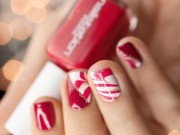 Vẽ nail chỉ bằng nước mà không cần dùng chổi