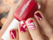 Vẽ nail chỉ bằng nước mà không cần dùng chổi