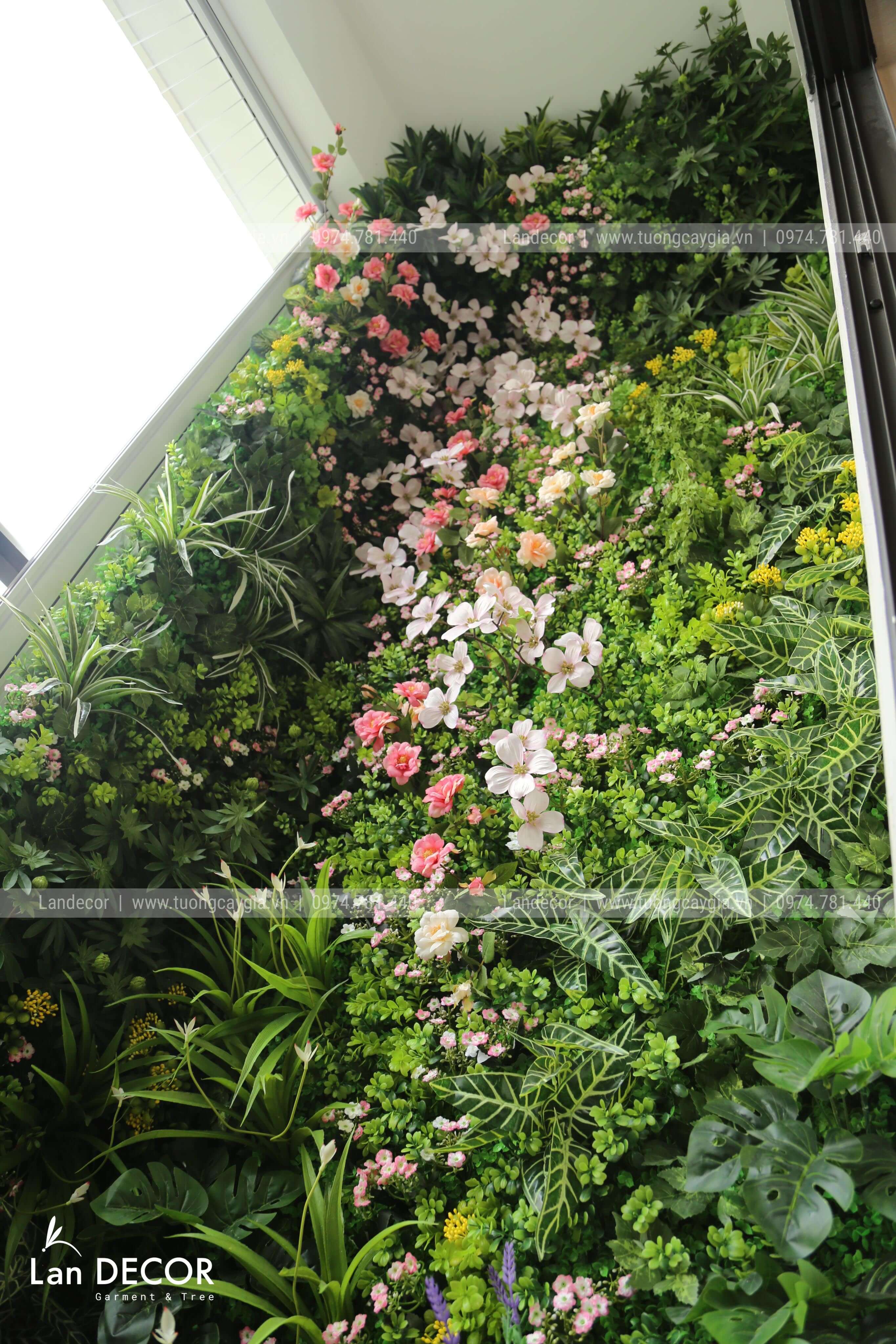 tường cây giả ban công