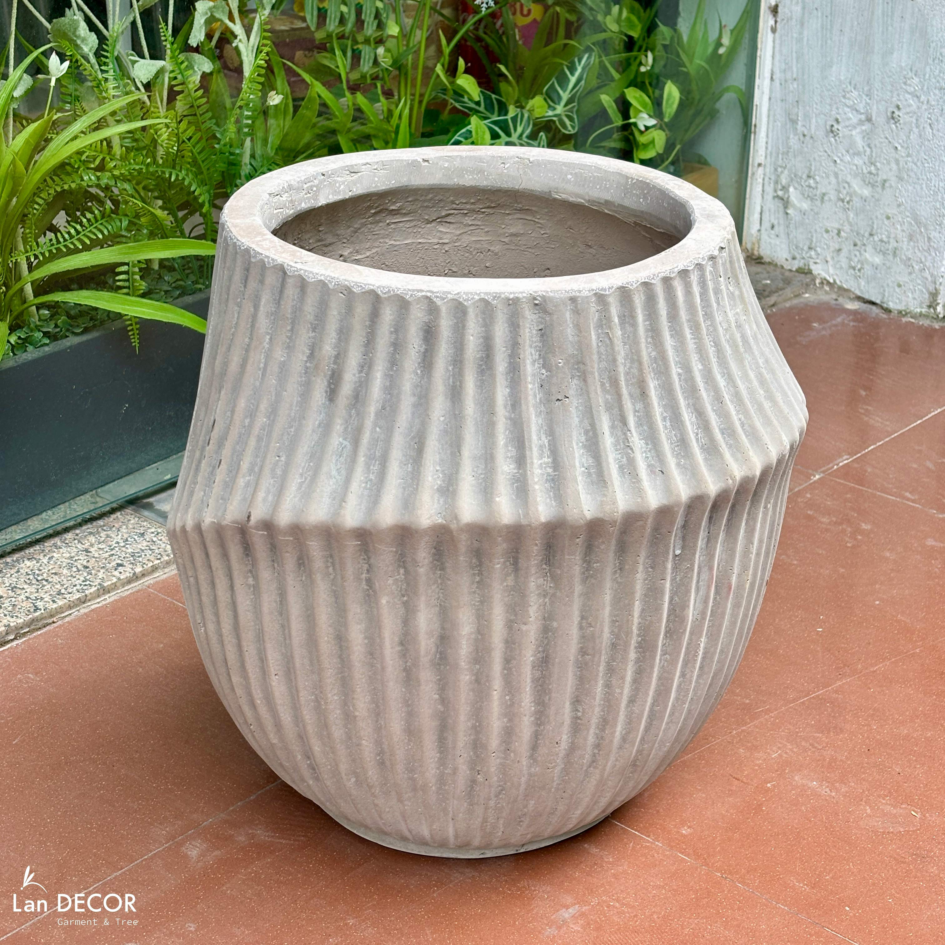 Chậu Xi Măng Trồng Cây Phong Cách Retro, Decor Nội Thất Hiện Đại (33x43cm)- CXM052
