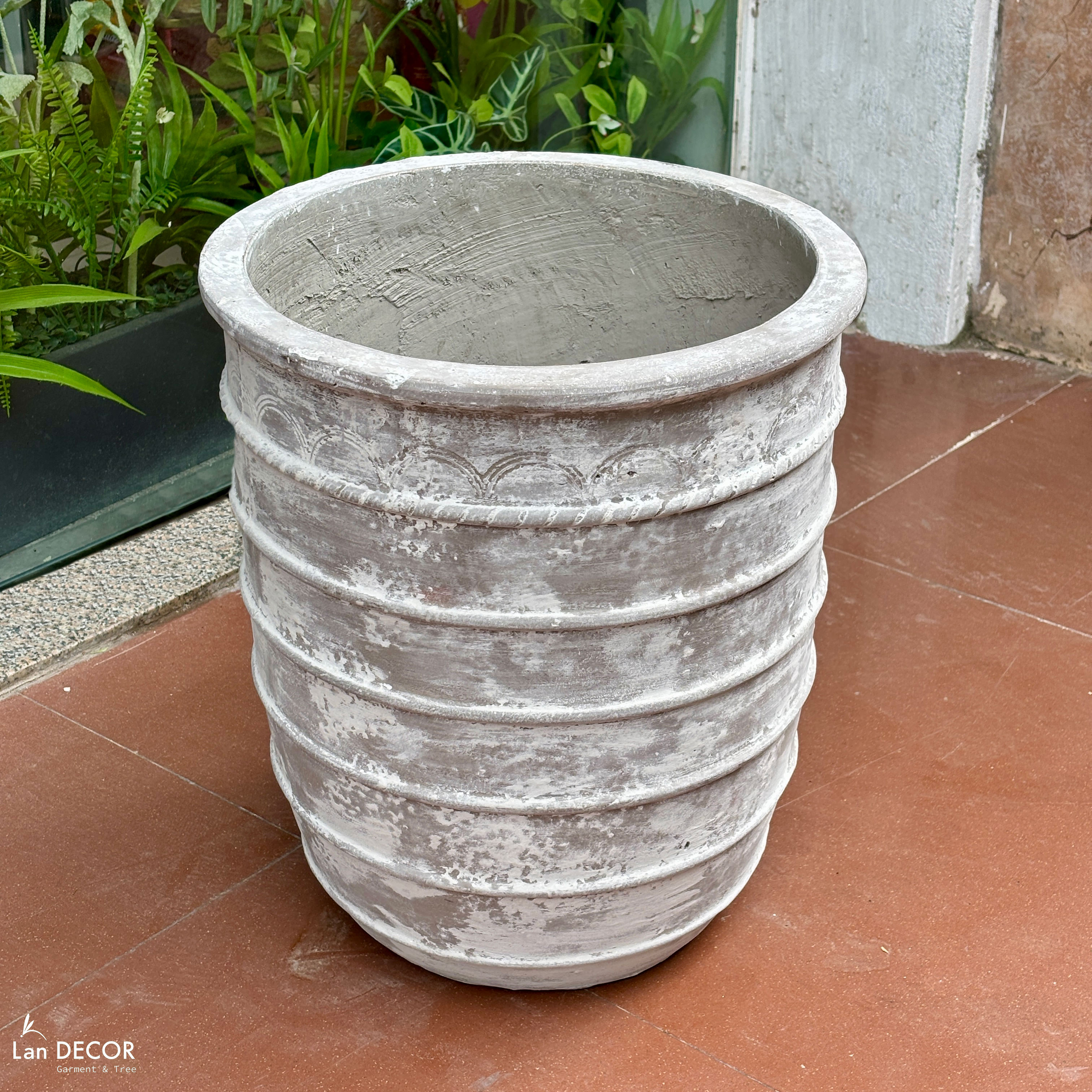 Chậu Xi Măng Trồng Cây Thiết Kế Kiểu Dáng Vintage (39x43cm)- CXM053