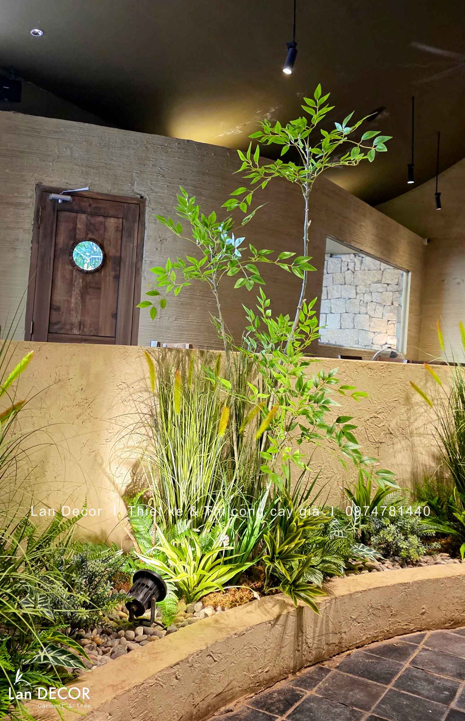 Thi Công Tiểu Cảnh Cây Giả Decor Quán Cafe