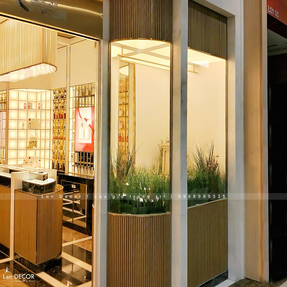 Tiểu Cảnh Lau Giả Decor Không Gian Cửa Hàng Nước Hoa Sang Trọng