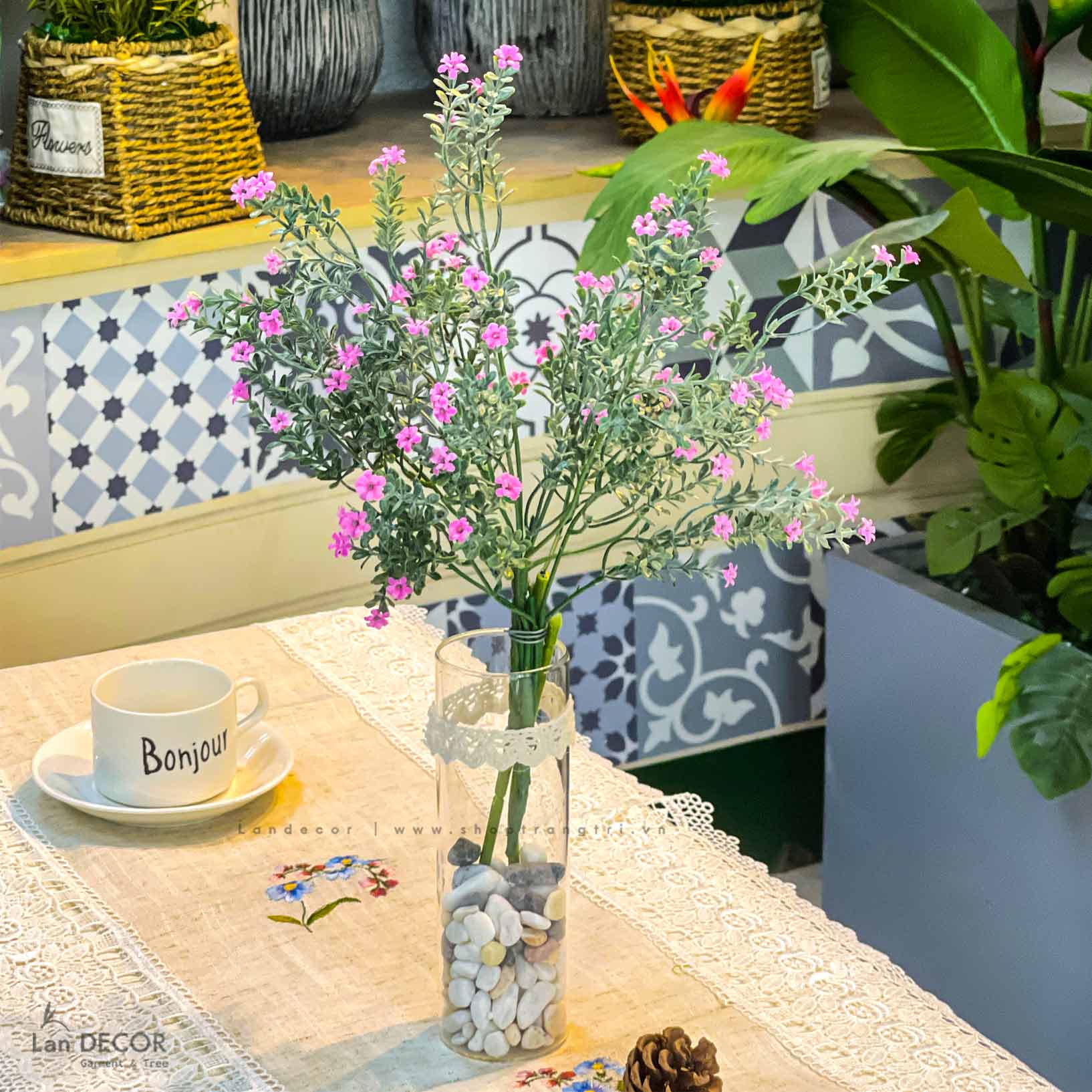 HOA NHÍ CẮM LỌ TRANG TRÍ NHỎ XINH- CC738