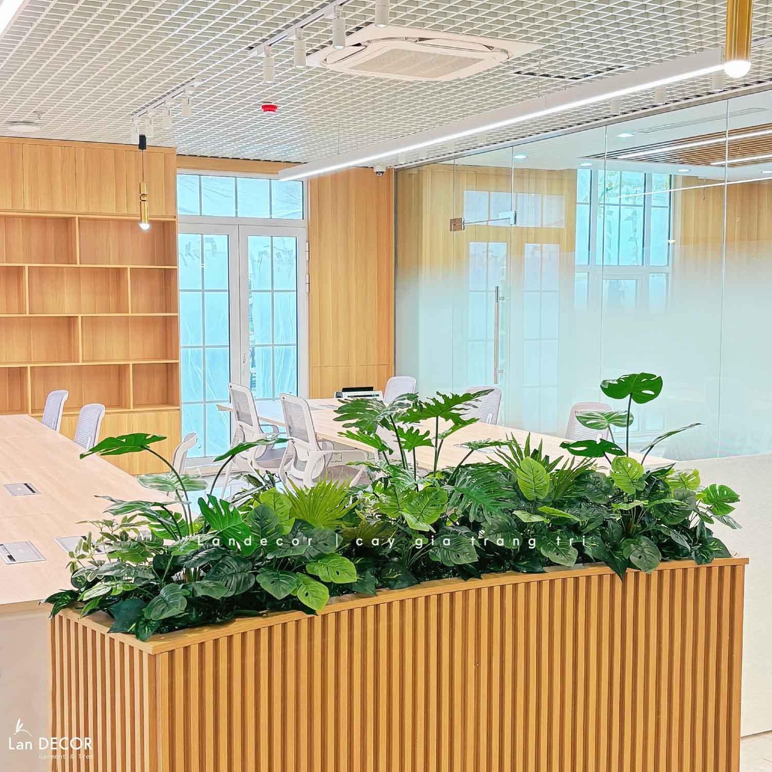 Thiết Kế, Thi Công Tường Cây Giả, Tường Rêu Giả, Bồn Cây Tiểu Cảnh Văn Phòng Tây Tựu