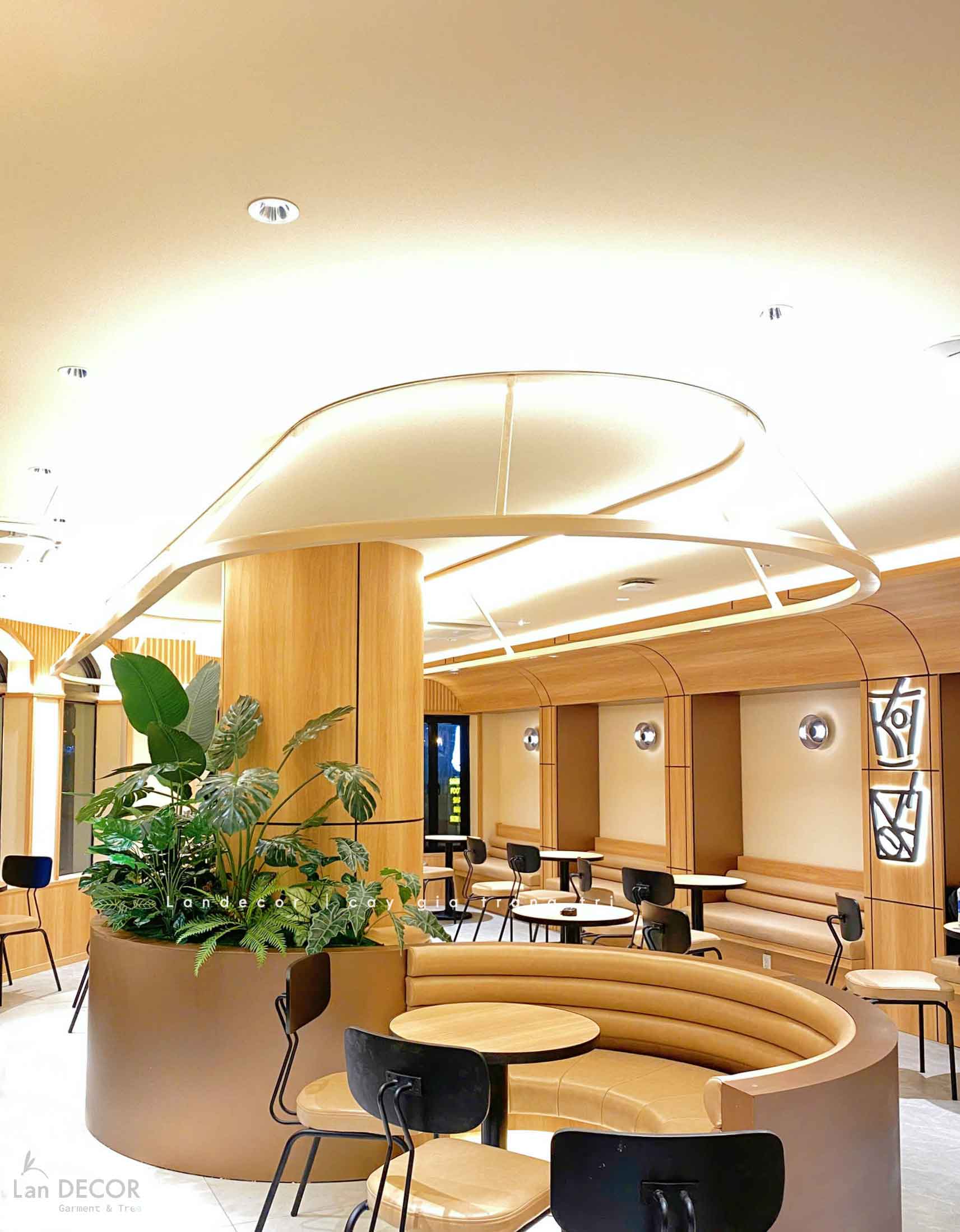 Tiểu Cảnh Quán Cafe- Mẫu Tiểu Cảnh Cây Giả Thiết Kế Quán Cafe Xanh Độc Đáo