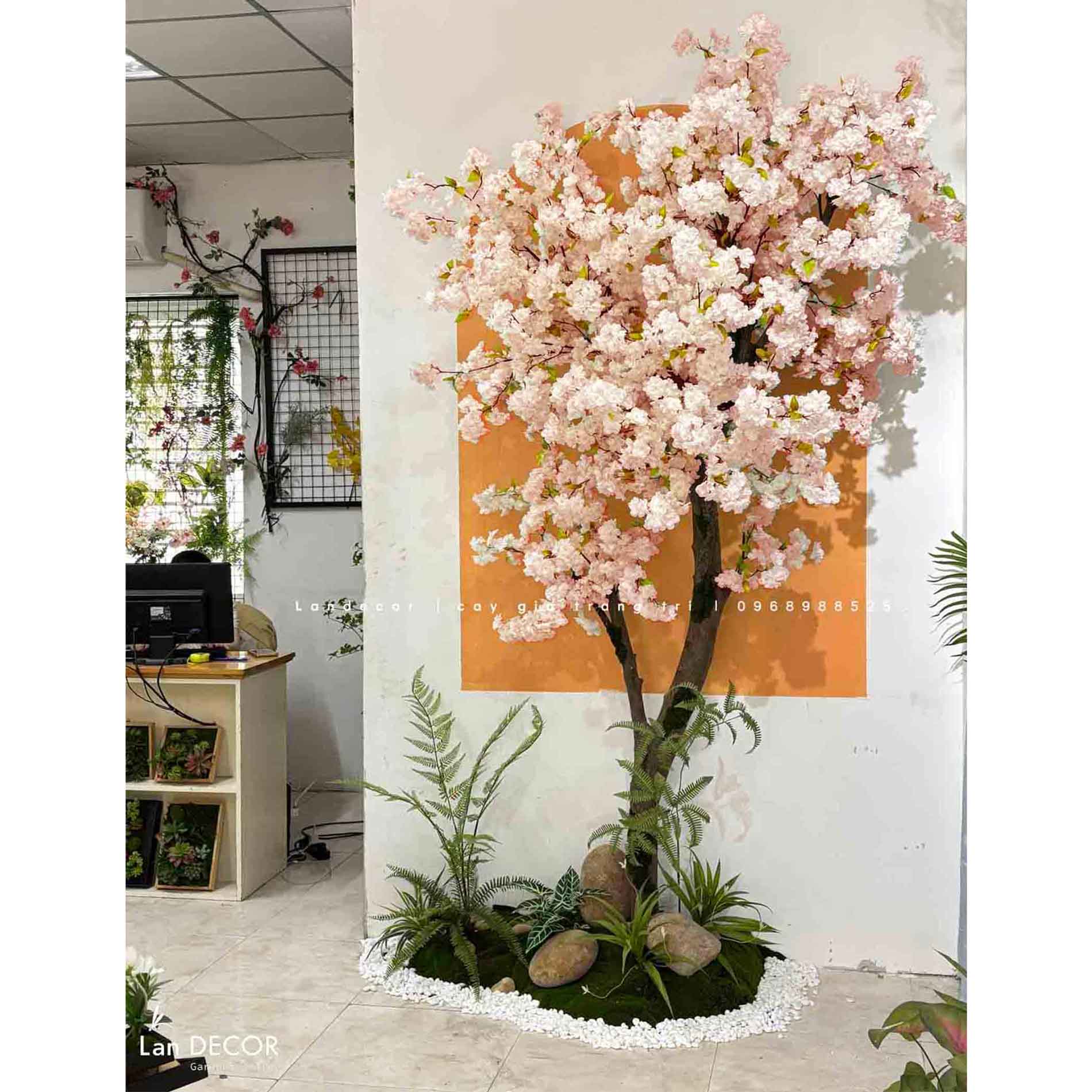 Bồn Hoa Anh Đào Thiết Kế Tiểu Cảnh (110x60x270cm)- RC055