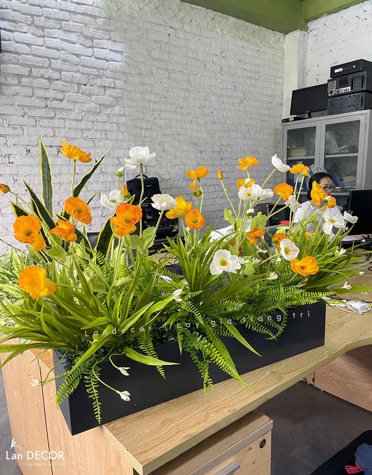 Bồn Hoa Giả Decor- Bồn Hoa Anh Túc Trang Trí Quán Cafe (110X30X60cm)- BC171