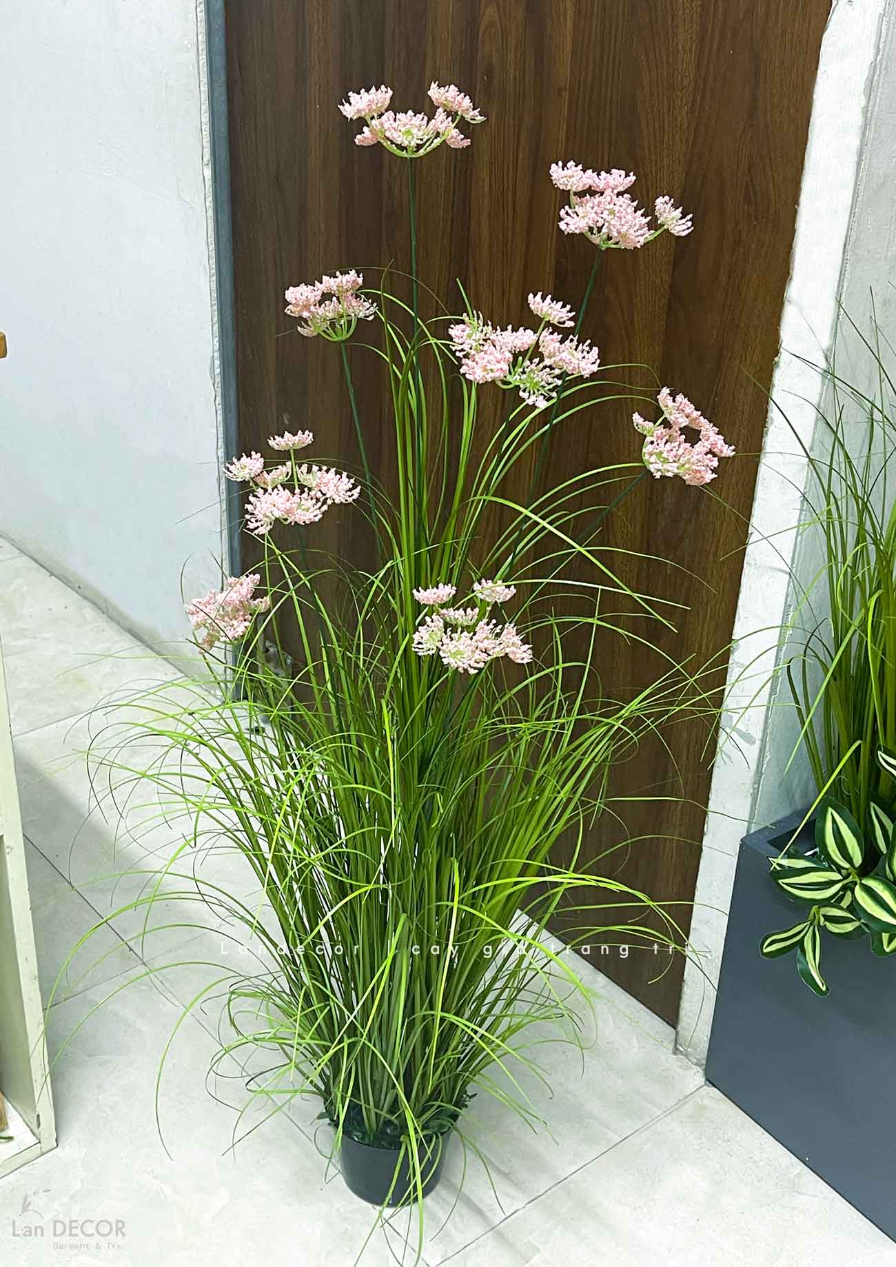 Hoa Hồi Hương Giả-Chậu Hoa Hồi Hương Trang Trí Căn Hộ Đẹp Tự Nhiên  (cao 100cm, tán 55cm)- CC1096