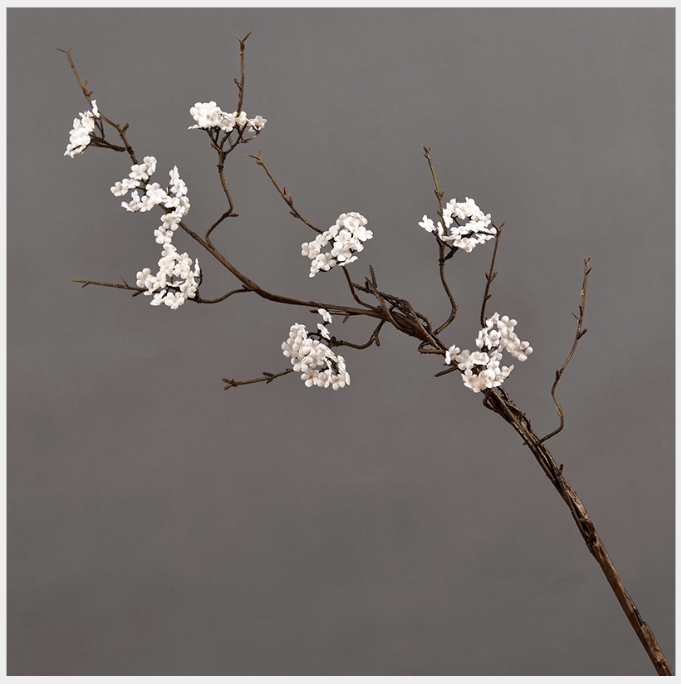 Bộ 3 bình gốm trắng kèm hoa Anh Đào đỏ - BH473-4