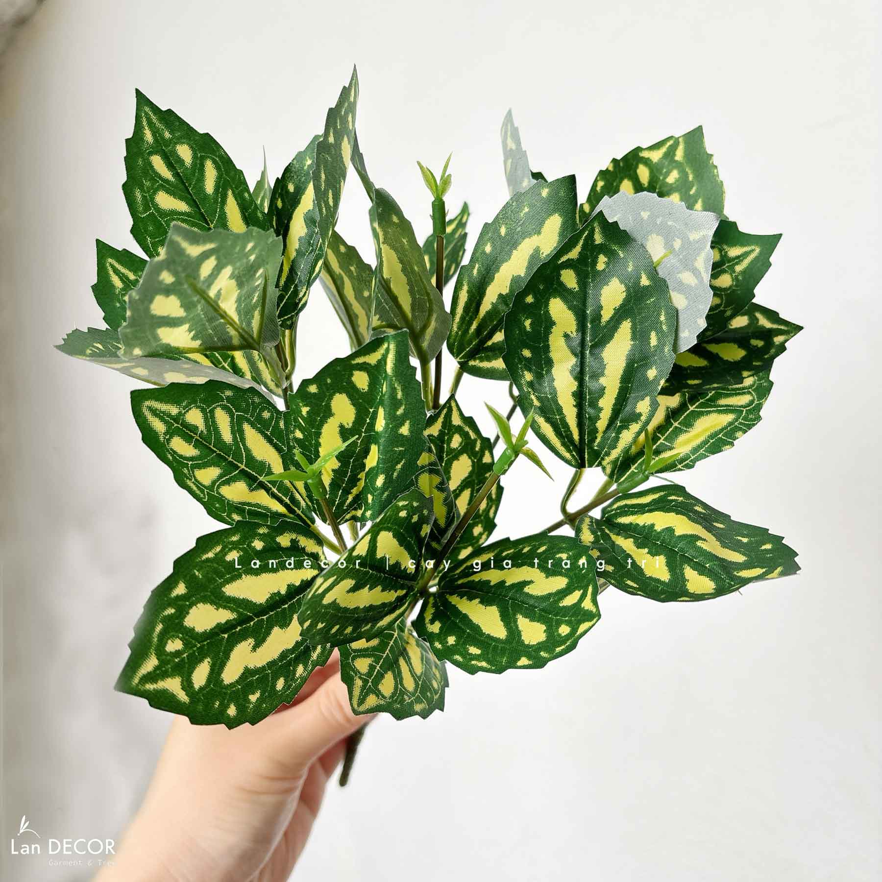 Cành lá đốm trang trí tiểu cảnh, sân vườn (30cm) - HC1115