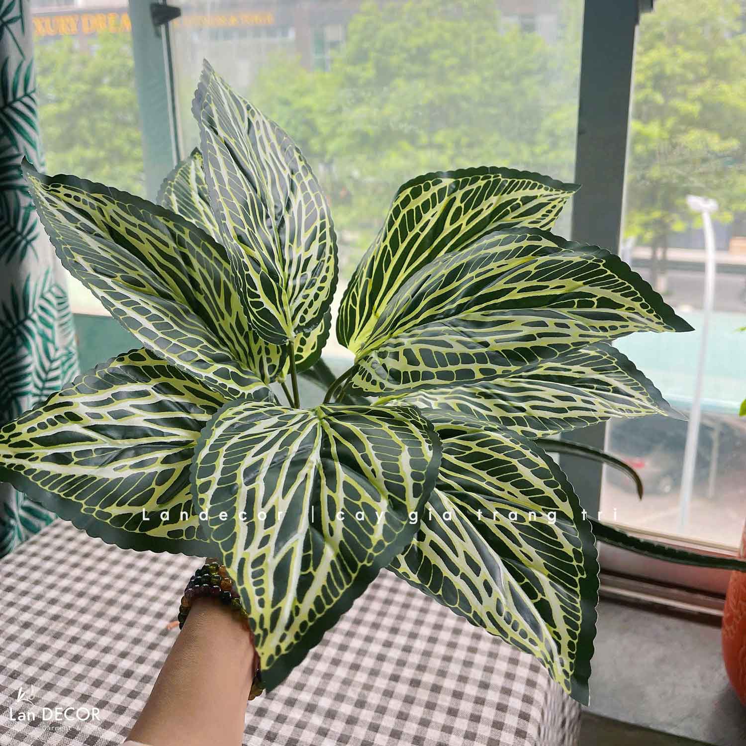 Cành Lá Giả Decor- Cành Lá Sọc Dưa To Trang Trí Tường Cây (9 lá, 35cm)- HC1347