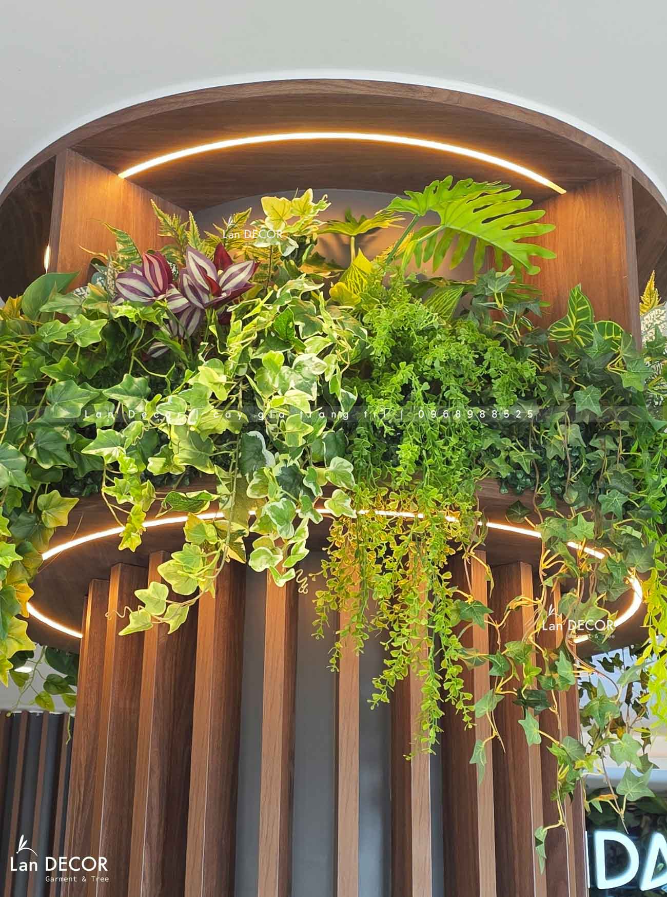 Thiết Kế, Thi Công Tiểu Cảnh Rủ Xanh Trang Trí Sảnh Chờ Gamuda City