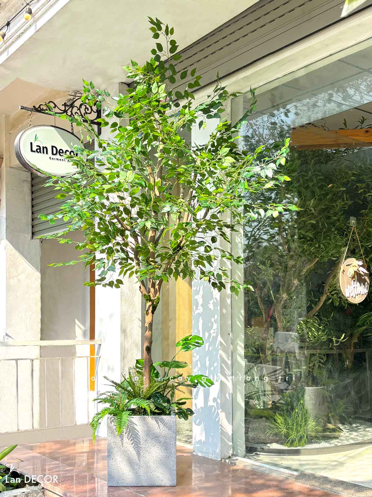 Cây Giả Trưng Bày- Cây Lá Xanh Thiết Kế Tiểu Cảnh Giếng Trời (260cm) - CC1105