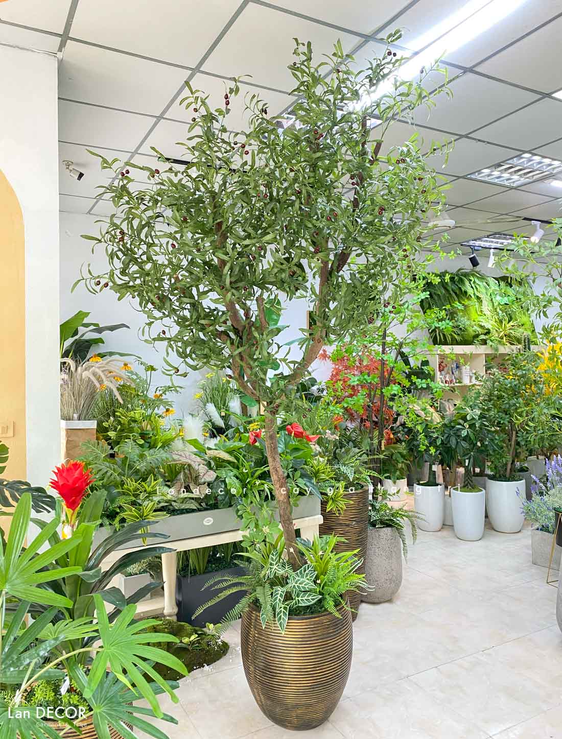 Cây Giả Thiết Kế- Cây Oliu Trang Trí Tiểu Cảnh Cho Không Gian Lớn, Nâng Cao Trải Nghiệm Khách Hàng (250cm)- CC1204