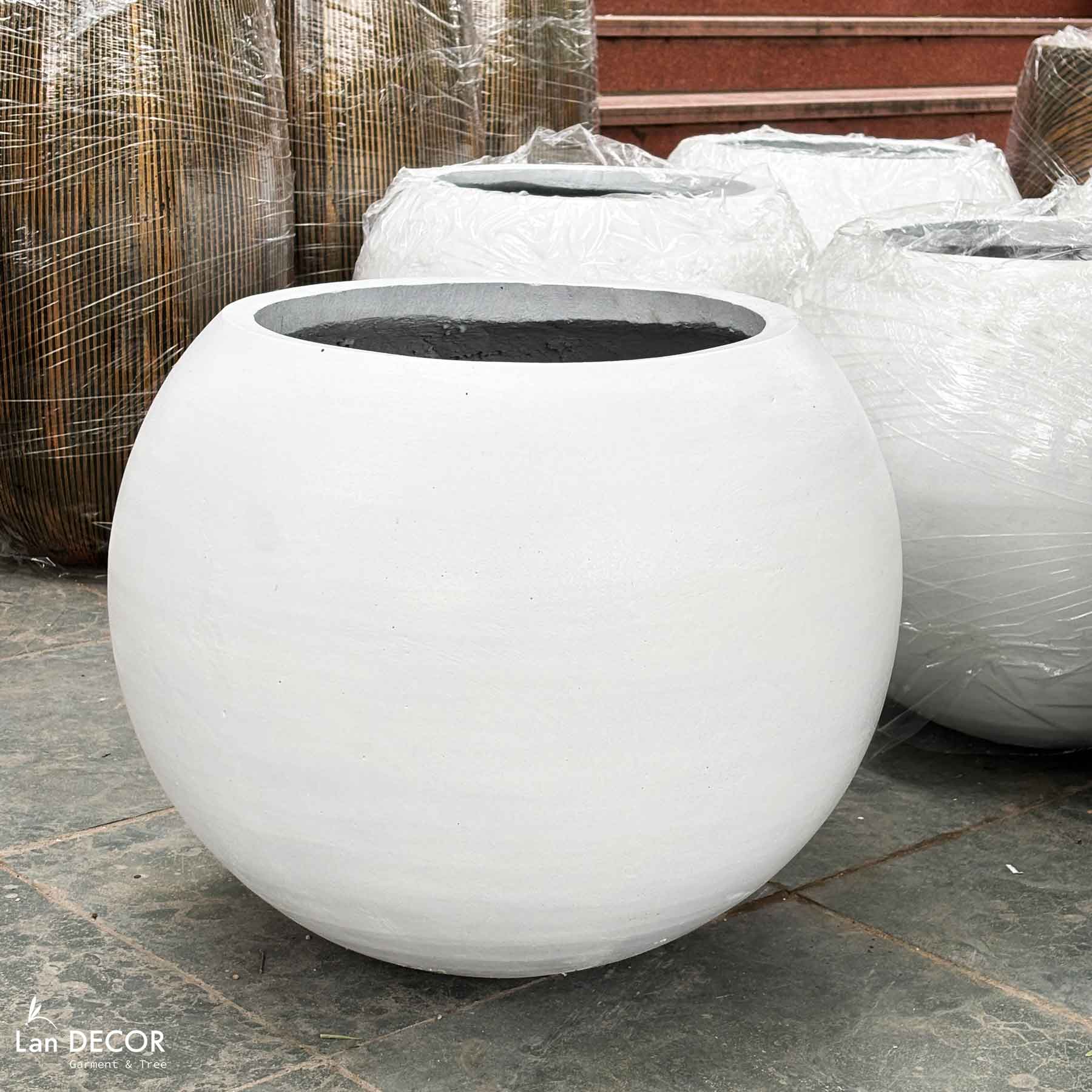 Chậu Xi Măng Tròn Trắng Trồng Cây Thiết Kế Hiện Đại (37x45cm)- CXM048