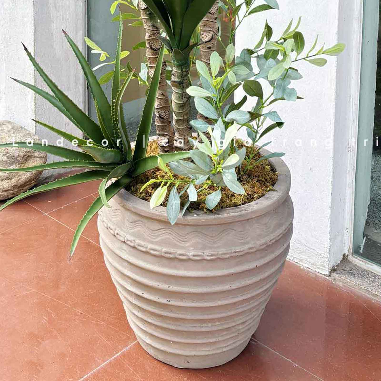 Chậu Xi Măng Trồng Cây Hoa Văn Nổi Decor Không Gian Phong Cách Retro (37x42cm)- CXM051
