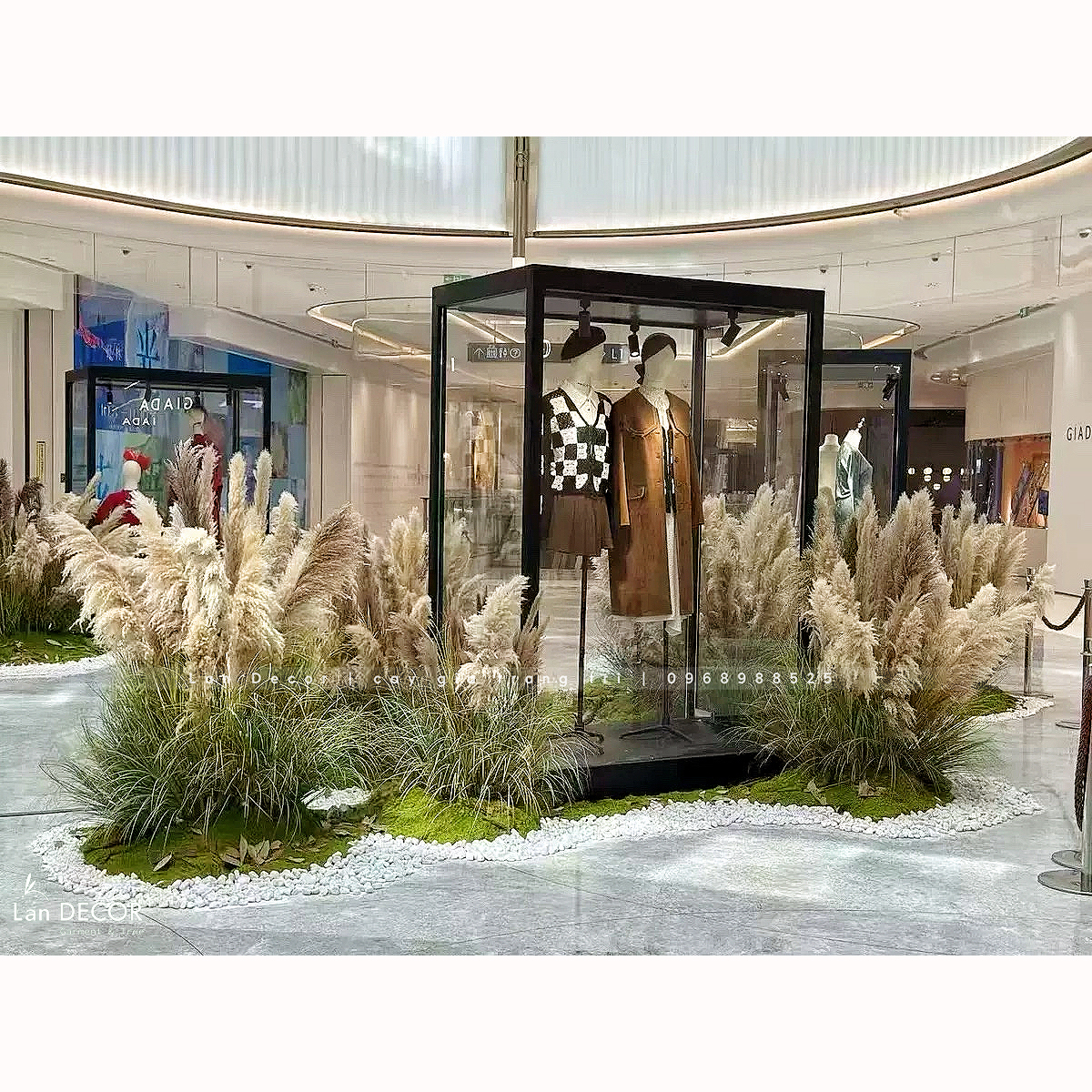 Decor Lau Giả, Thiết Kế Tiểu Cảnh Khu Vực Trưng Bày Tăng Sức Hút