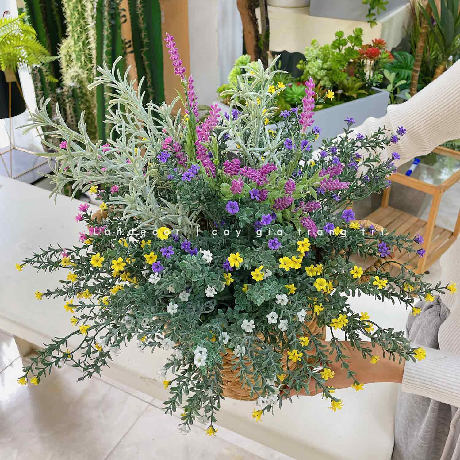 GIỎ HOA NHÍ NHIỀU MÀU SẮC DECOR VINTAGE- CC774