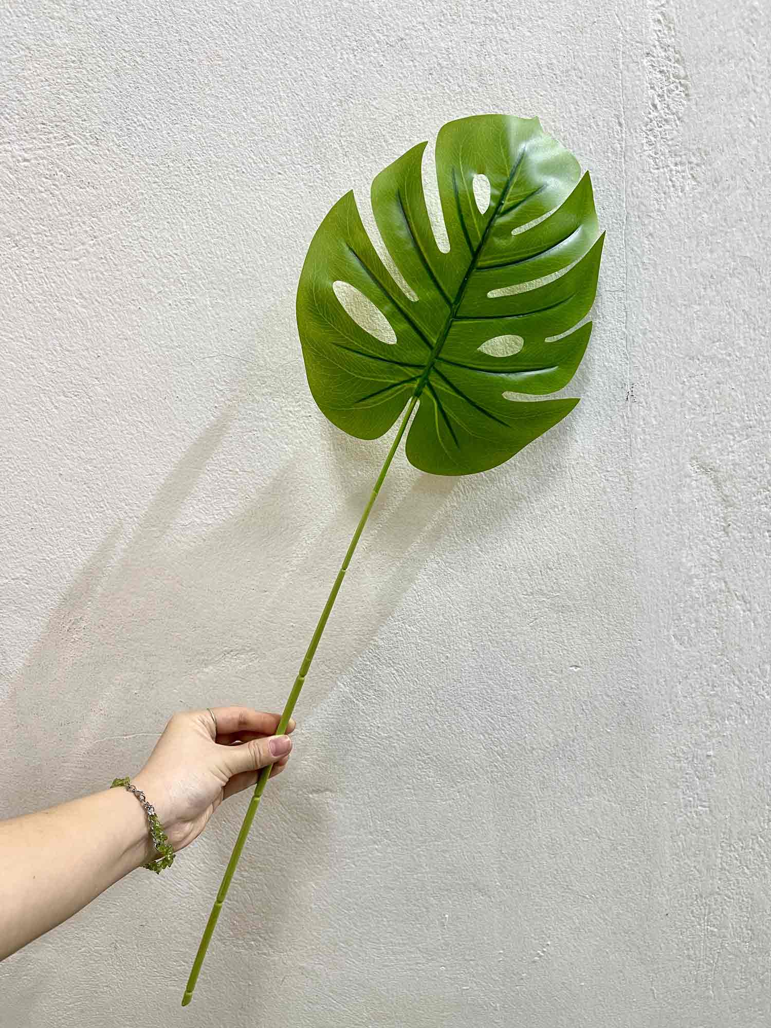 CÀNH LÁ GIẢ- CÀNH LÁ XẺ TRANG TRÍ SỰ KIỆN, KHÔNG GIAN HIỆN ĐẠI (62CM) - HC1165