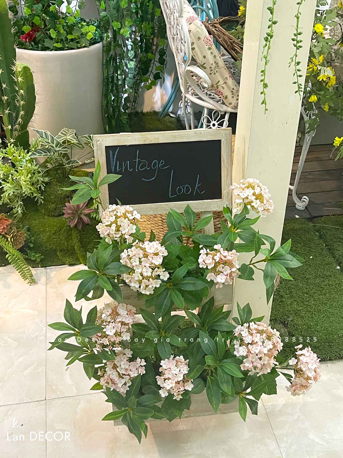 Kệ hoa tú cầu trang trí quán cafe vintage- CC909