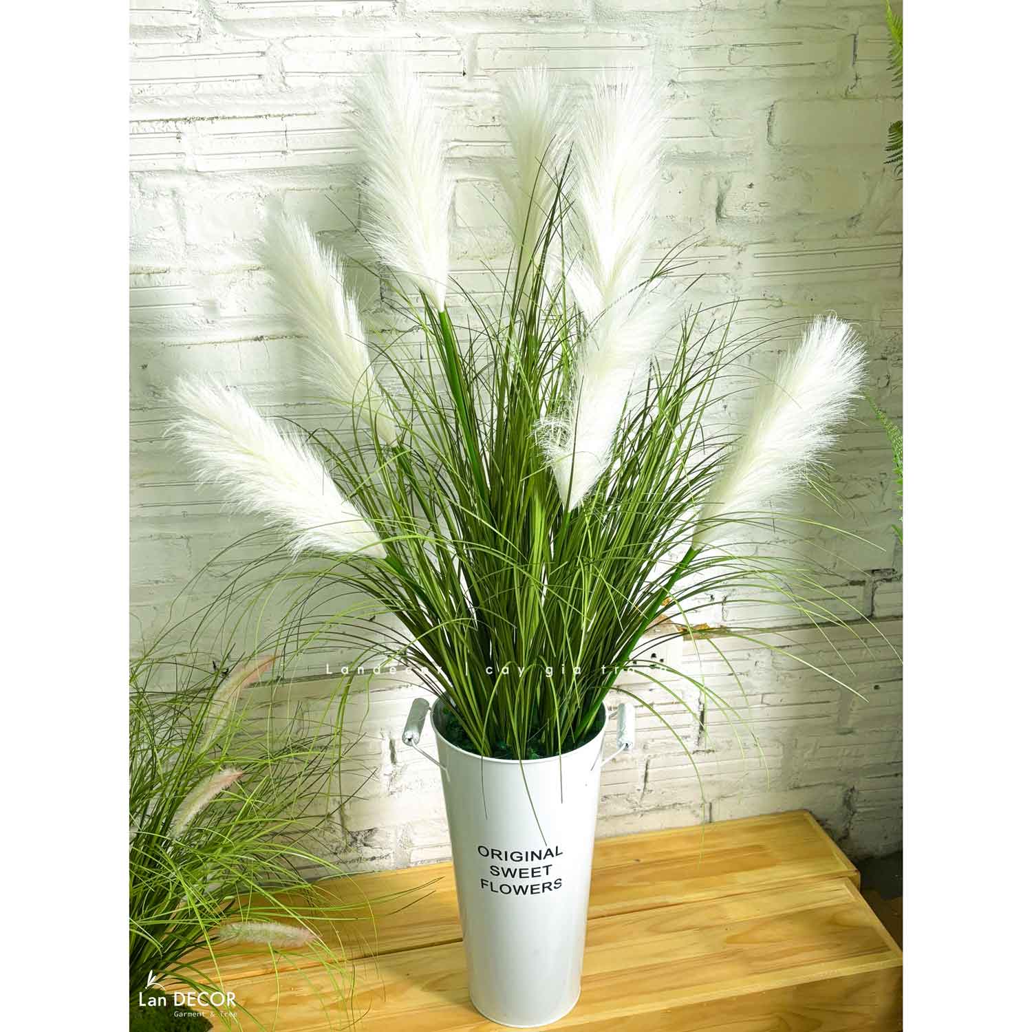 Giỏ Cỏ Lau Decor -Giỏ Lau Thiếc Decor Quán Cafe, Căn Hộ Độc Đáo (cao 120cm. tán 70cm)- CC1119