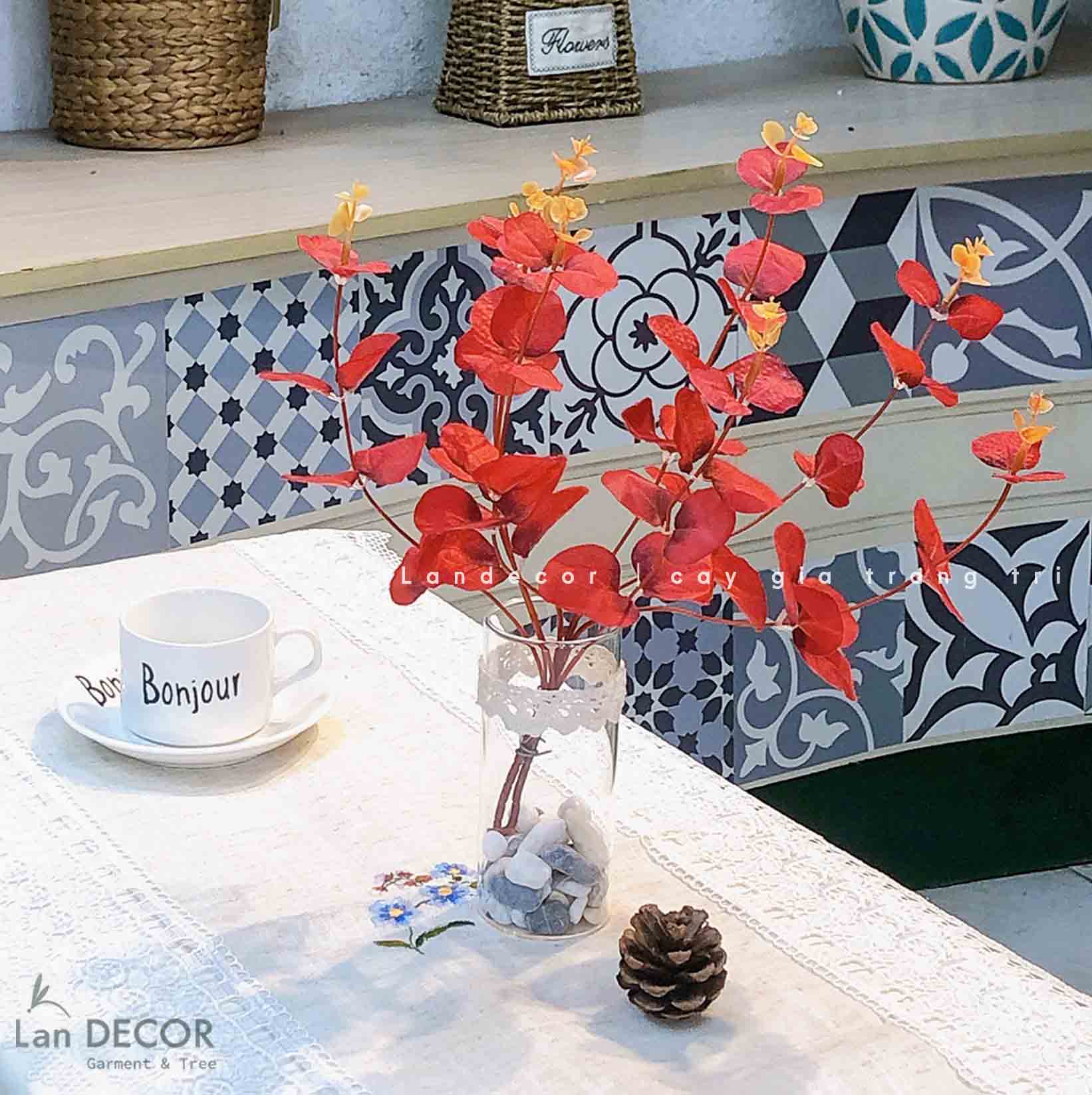 CÀNH LÁ MỐC CẮM LỌ THỦY TINH- CC768