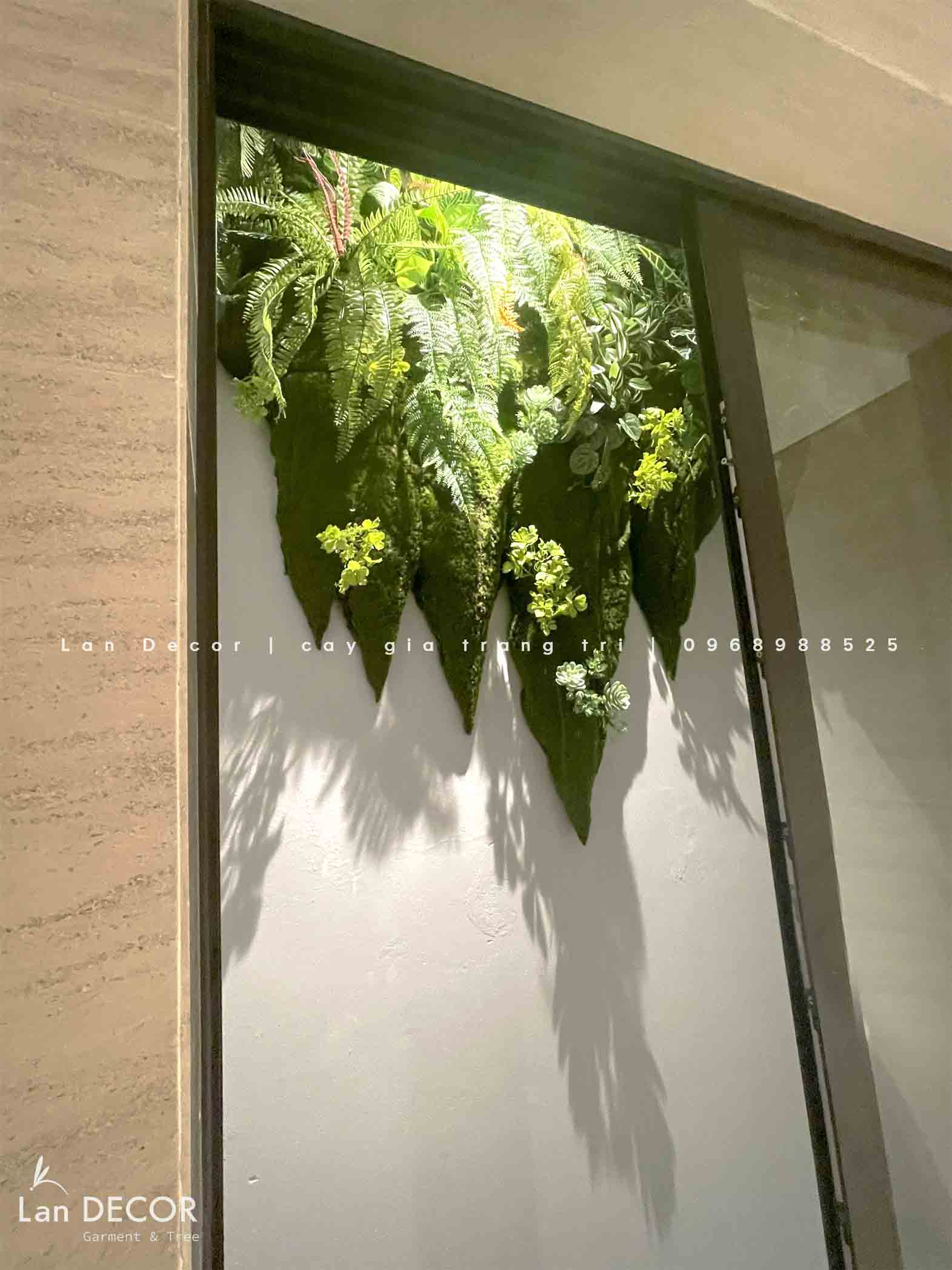 THI CÔNG MẢNG TƯỜNG RÊU, BỒN CÂY TIỂU CẢNH CHO KHÁCH SẠN HÀNG THÙNG- CT313