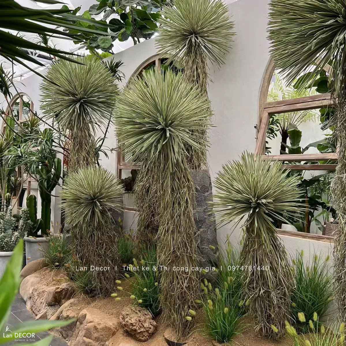 Cây Giả - Cây Yucca Lá Rủ Giả Trang Trí Nội Thất Hiện Đại, Độc Đáo (130cm)- LC3853