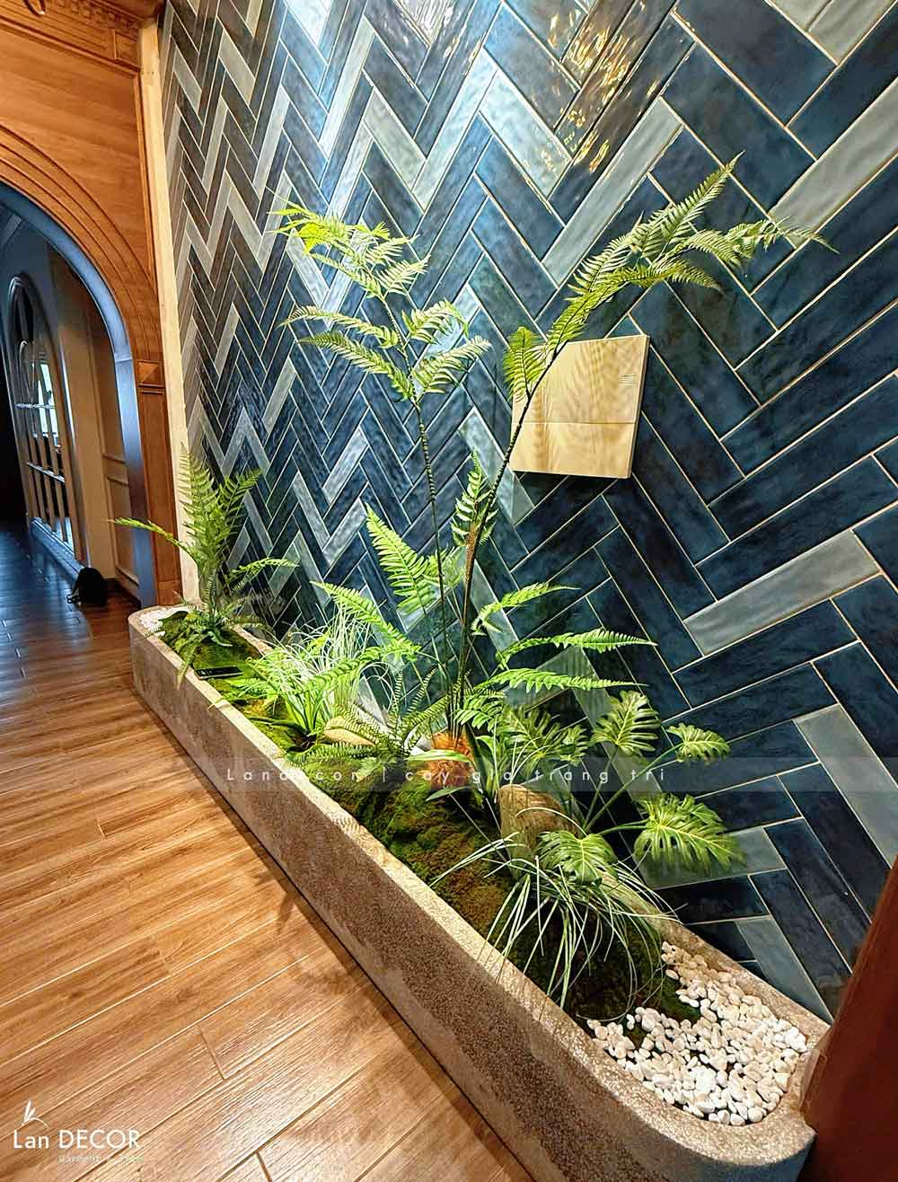 Tiểu Cảnh Dương Xỉ- Thi Công Tiểu Cảnh Dương Xỉ Culi Giả Decor Căn Hộ Khách Thanh Trì(280x35x175cm)- RC102