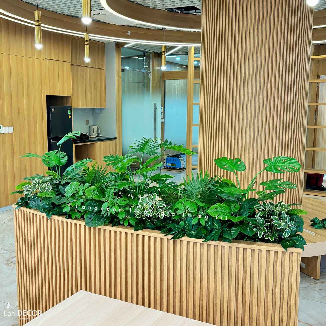 Thiết Kế, Thi Công Tường Cây Giả, Tường Rêu Giả, Bồn Cây Tiểu Cảnh Văn Phòng Tây Tựu