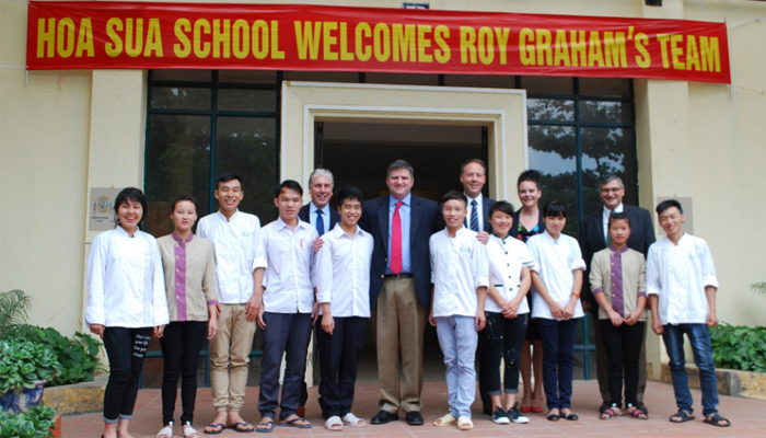 Samaritan purse organization visit hoa sua school