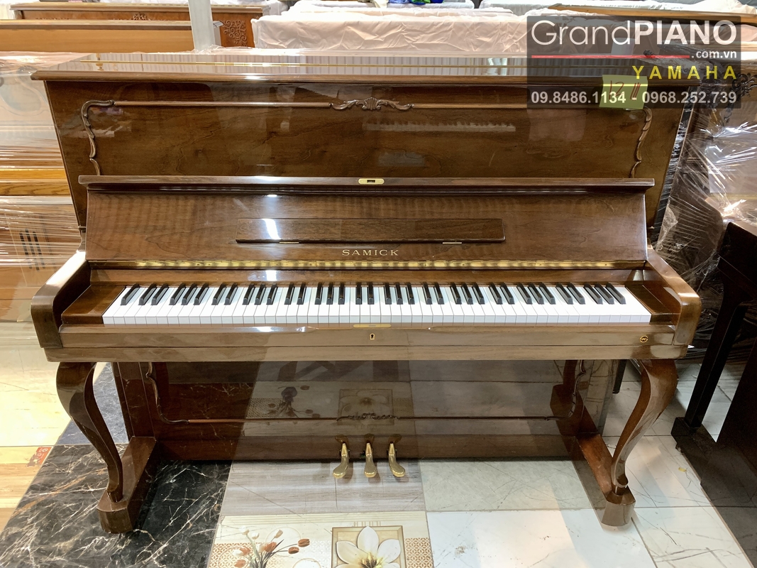 dan-piano-samick-wg5-grand-piano-thiet-ke-sang-trong-thu-hut-nguoi-choi