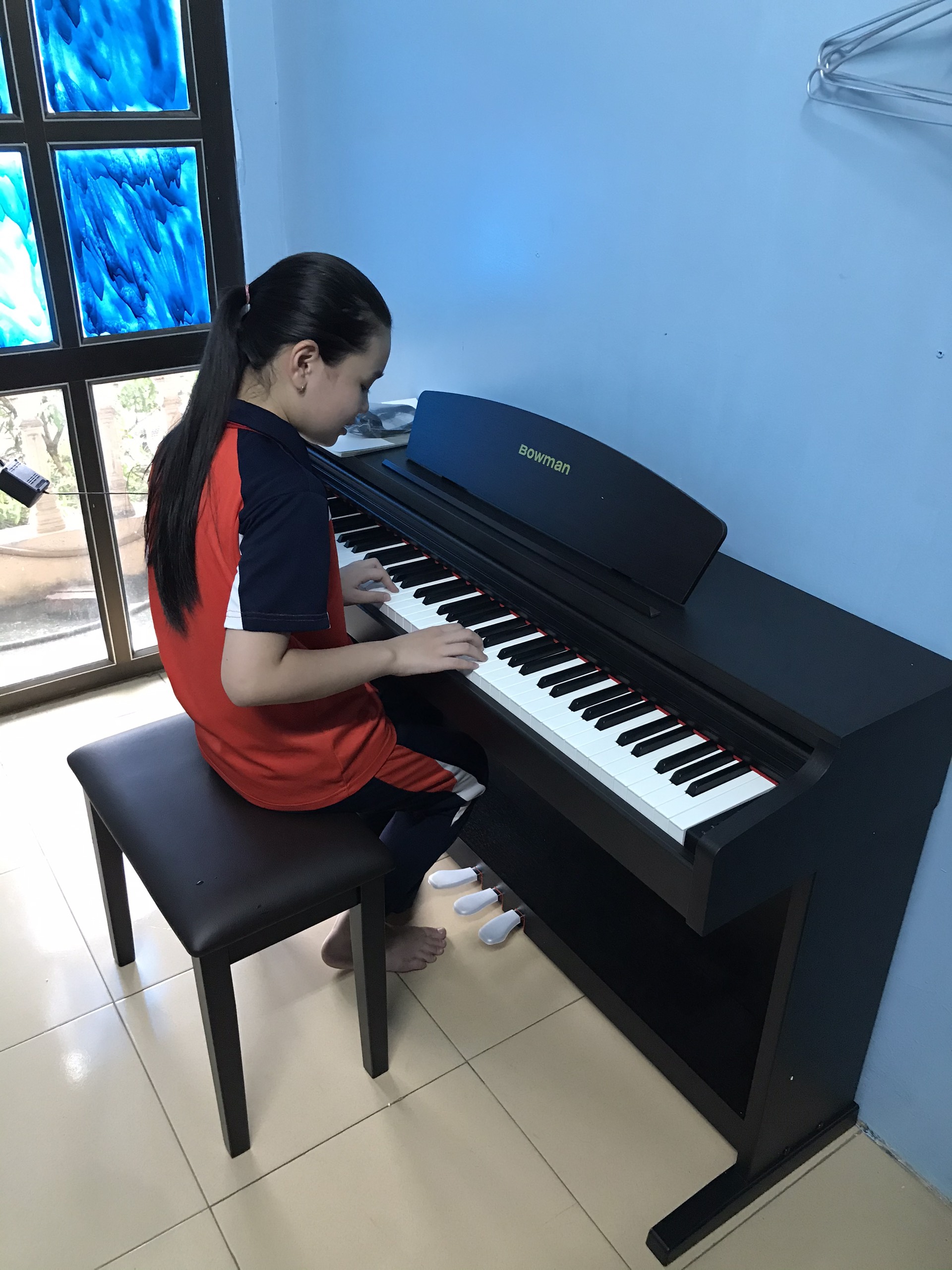 grandpiano-ha-noi-tiep-tuc-chuyen-dan-piano-bowman-cx-200-den-voi-khach-hang-tai
