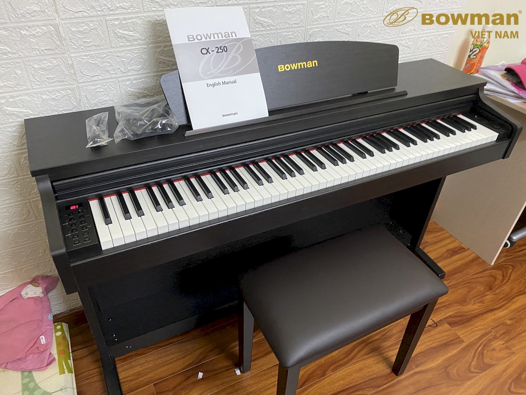piano-dien-moi-bowman-cx250sr-mau-den-duoc-lap-dat-hoan-thien-tai-nha-khach-hang