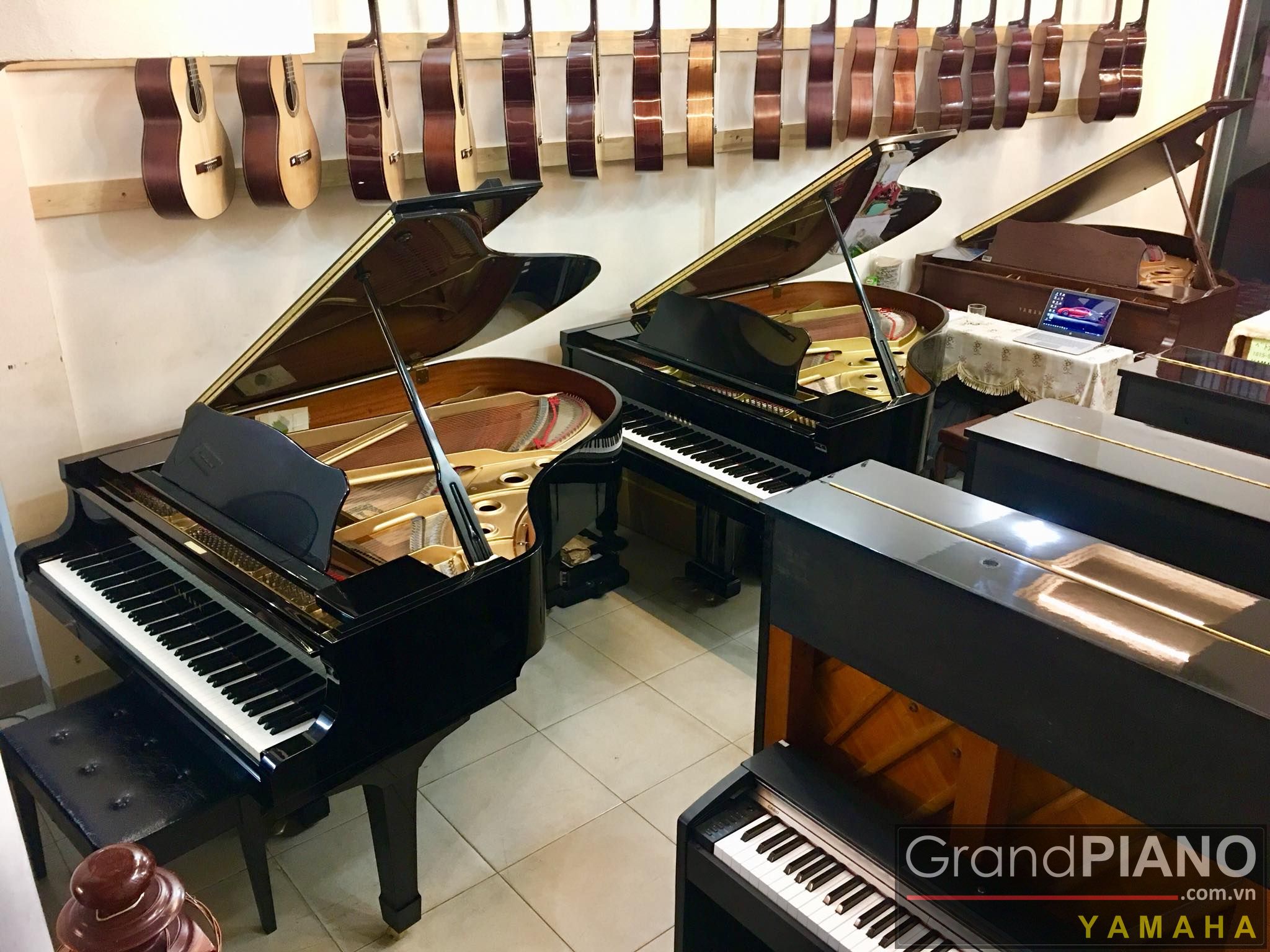 dan-piano-yamaha-c3