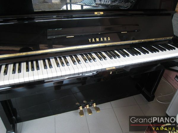 dan-piano-yamaha-u2e