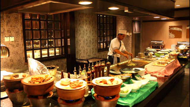 Bài học kết hợp Kinh tế học và Tâm lý học trong kinh doanh mô hình Buffet