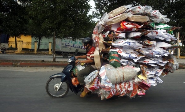 Những bức ảnh vận chuyển quá tải hài hước nhất quả Đất